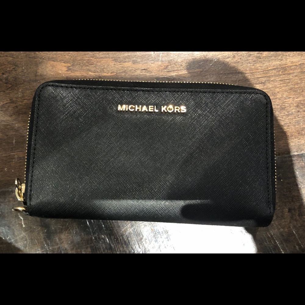 Michele Kors wallet! - Picture 1 of 2